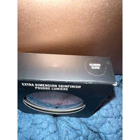MAC Cosmetics / Extra Dimension Skinfinish (Beaming Blush) 0.31 oz - Picture 2 of 3
